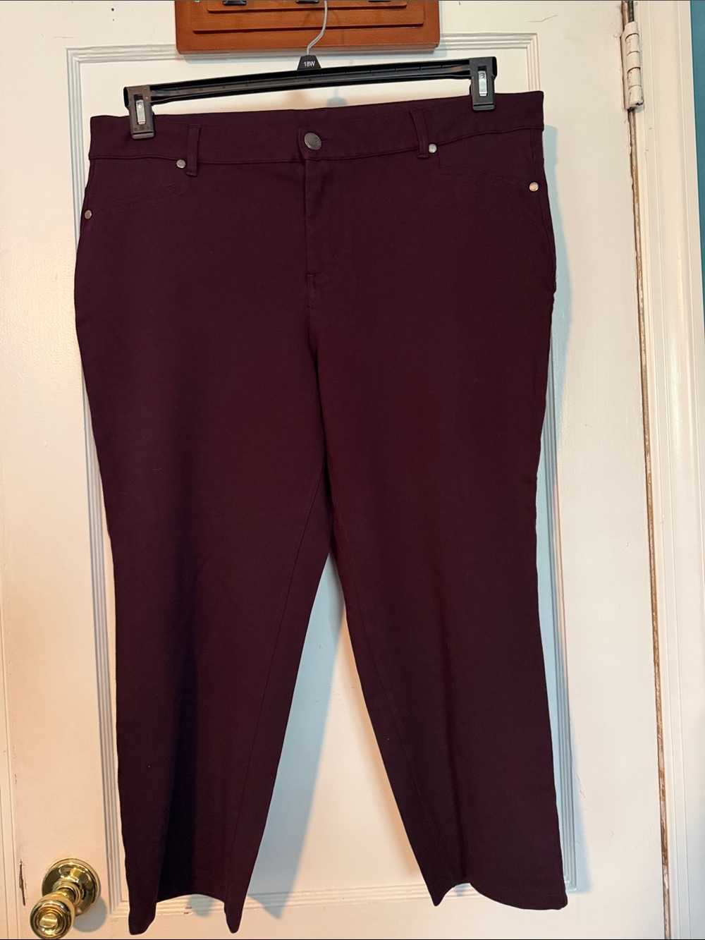 Avenue Classic Burgundy Stretch Pants size 20 Petite